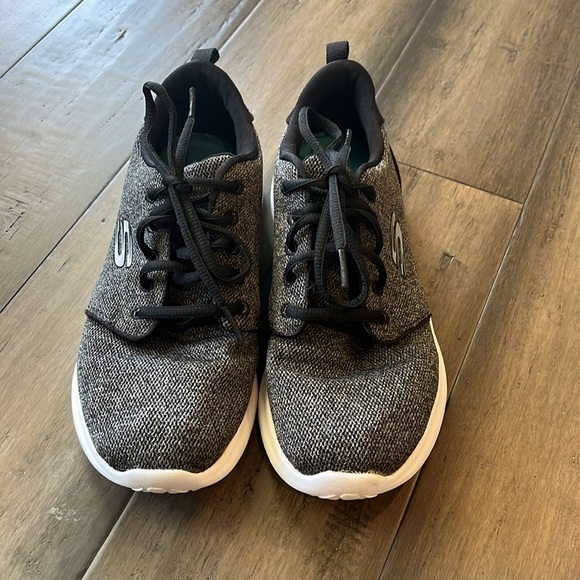 Sketchers women’s sneakers - Picture 2 of 5